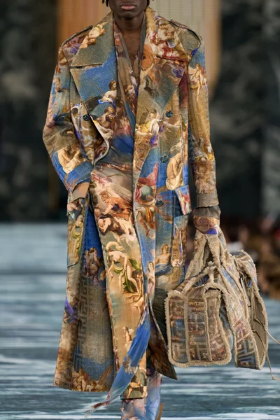 Look 195